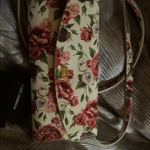 Dolce & Gabbana Rose Print Clutch - Cream and Red